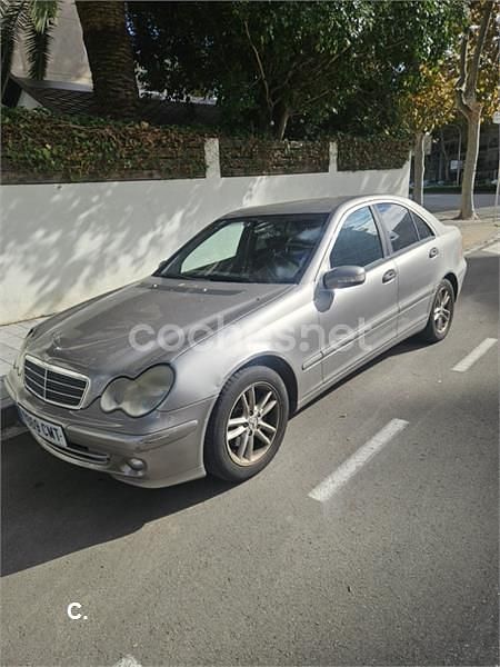 Usado Mercedes C180 Elegance 143 CV (105 kW) 2003 Gris / plata Berlina