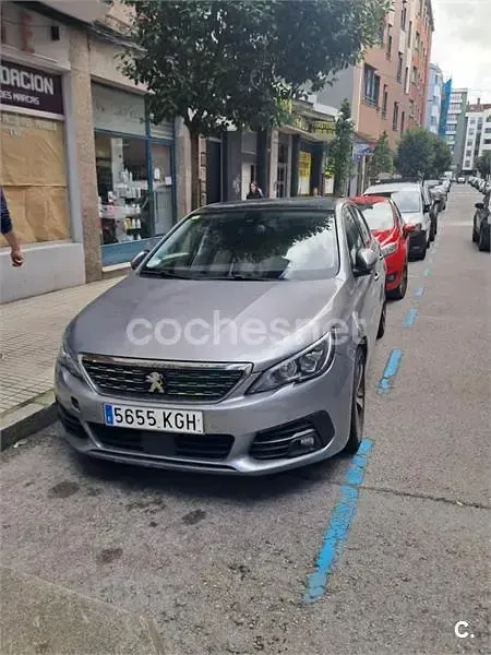 Usado Peugeot 308 Allure 130 CV (95 kW) 2017 Gris / plata Berlina