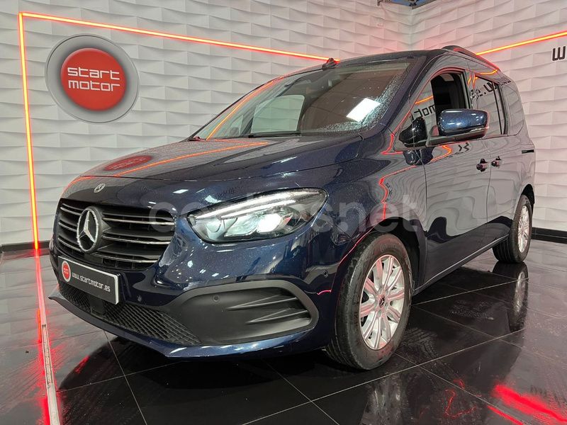 Usado Mercedes T180 116 CV (85 kW) 2024 Azul Monovolumen