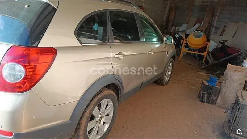 Usado Chevrolet Captiva 150 CV (110 kW) 2007 Beige SUV