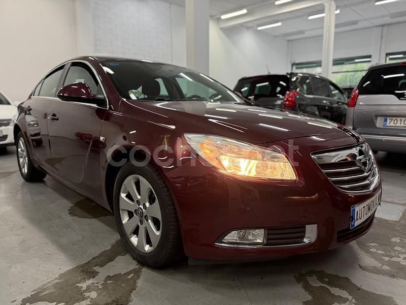 Usado Opel Insignia Selective 130 CV (95 kW) 2013 Granate Berlina