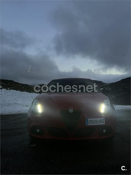 Usado Alfa Romeo Giulietta Distinctive 170 CV (125 kW) 2013 Rojo Berlina
