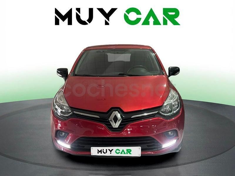 Usado Renault Clio GrandTour Zen 90 CV (66 kW) 2019 Rojo Familiar