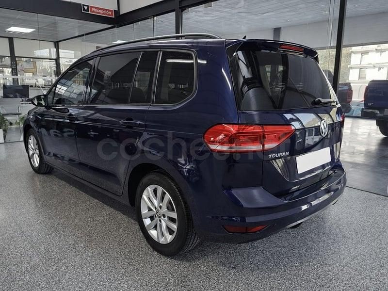 Usado VW Touran Advance 115 CV (84 kW) 2019 Azul Monovolumen