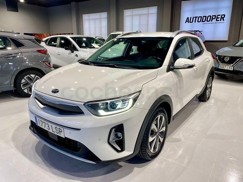 Usado Kia Stonic 100 CV (73 kW) 2021 Blanco SUV
