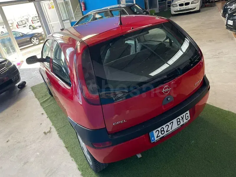 Usado Opel Corsa Enjoy 80 CV (58 kW) 2004 Rojo Utilitario