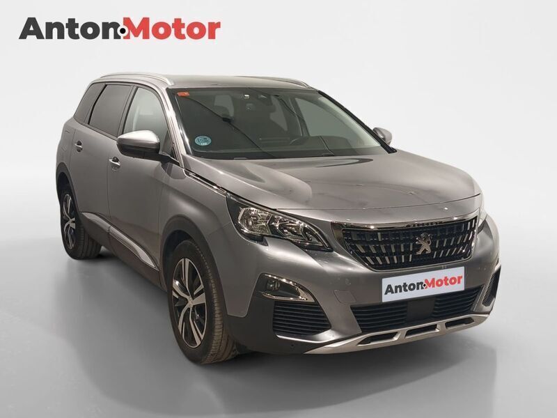 Usado Peugeot 5008 Allure 130 CV (95 kW) 2020 Gris Monovolumen
