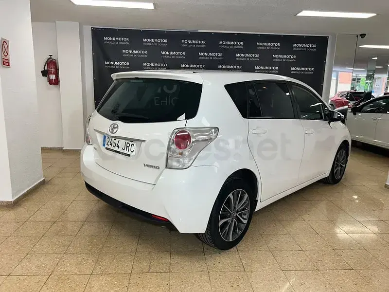Usado Toyota Verso Comfort 112 CV (82 kW) 2016 Blanco Monovolumen