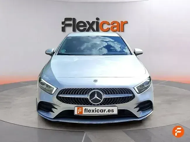 Usado Mercedes A180 109 CV (80 kW) 2018 Gris