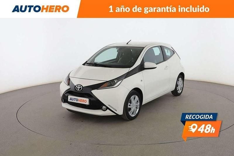 Blanco Usado 2015 Toyota Aygo X-play Utilitario | 9799 € (Precio justo) - Imagen 1/3