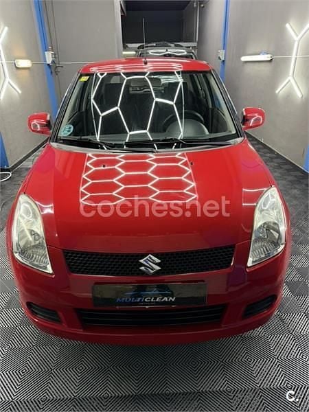 Usado Suzuki Swift GL 92 CV (67 kW) 2005 Rojo Utilitario