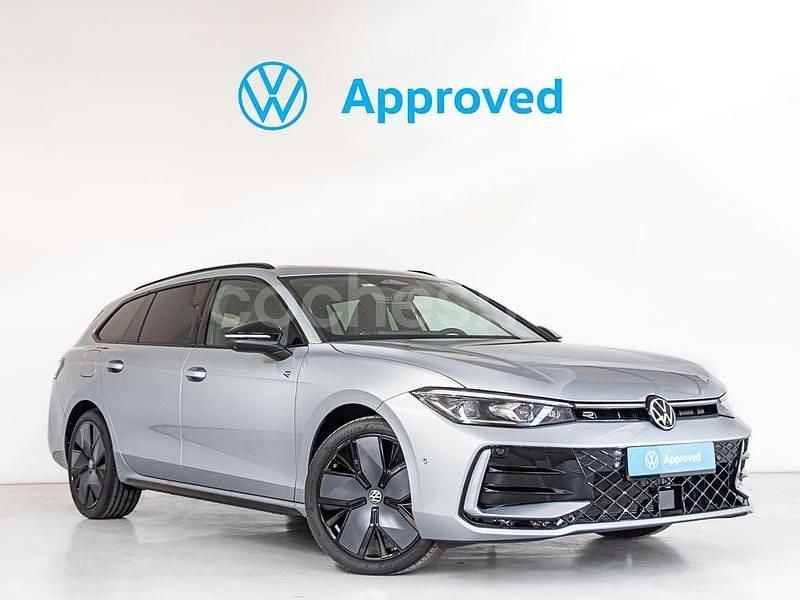 Gris / plata Nuevo 2025 VW Passat R-line Familiar | 39.800 € (Super precio) - Imagen 1/4