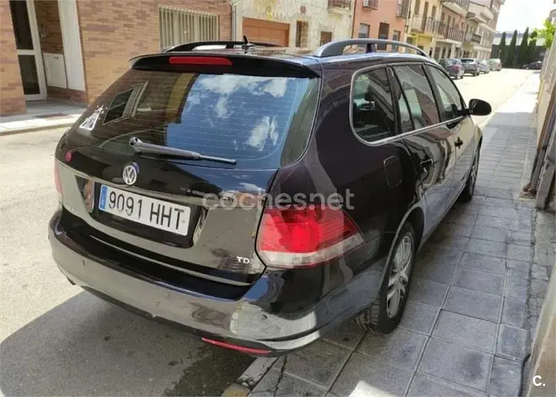 Usado VW Golf VII Advance 105 CV (77 kW) 2012 Negro Familiar