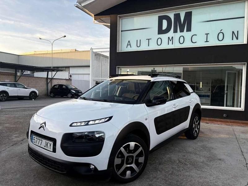 Blanco Usado 2015 Citroën C4 Cactus Business Class Utilitario | 8999 € (Precio justo) - Imagen 1/4