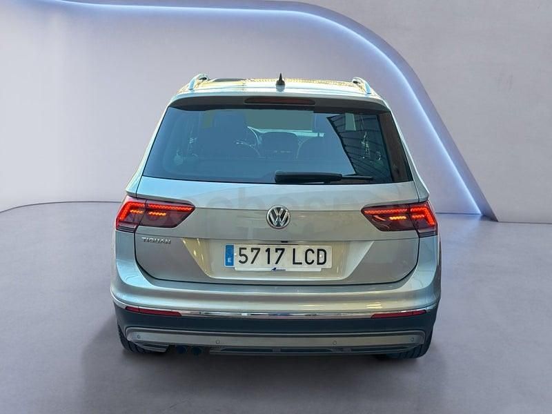 Usado VW Tiguan Sportline 150 CV (110 kW) 2020 Gris / plata SUV