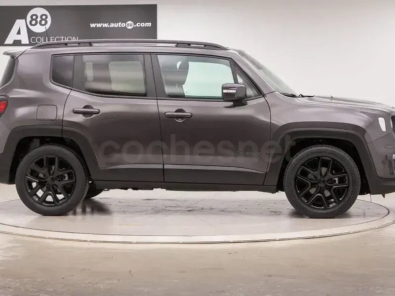 Usado Jeep Renegade Limited 120 CV (88 kW) 2022 Gris / plata SUV