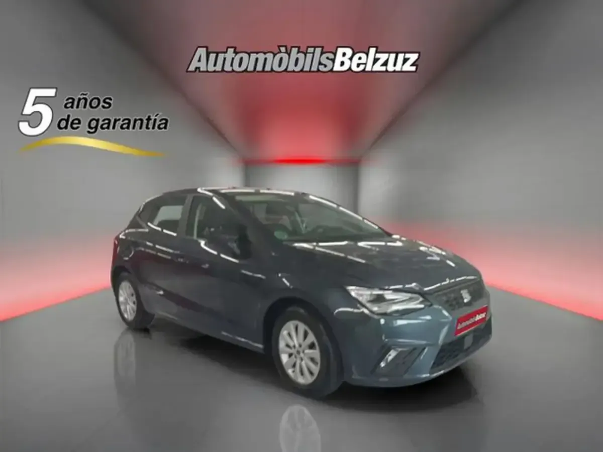 Usado Seat Ibiza Style 110 CV (80 kW) 2022 Gris Utilitario