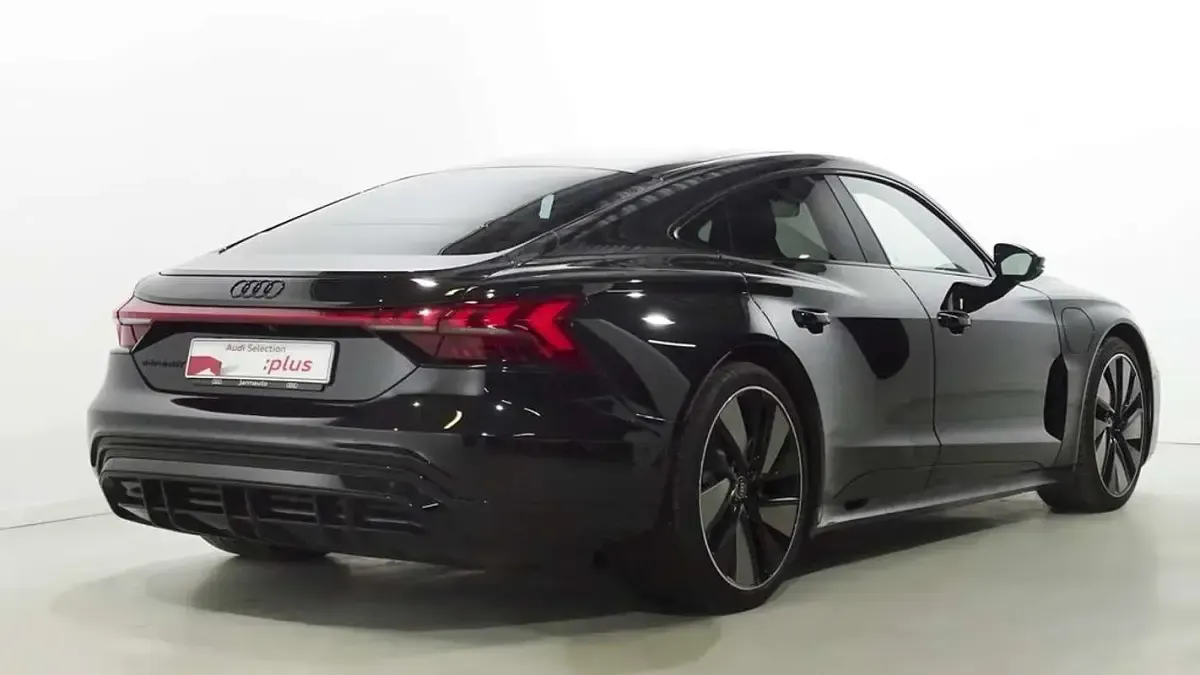Usado Audi e-tron GT quattro 350 kW (476 CV) 2022 Negro Berlina