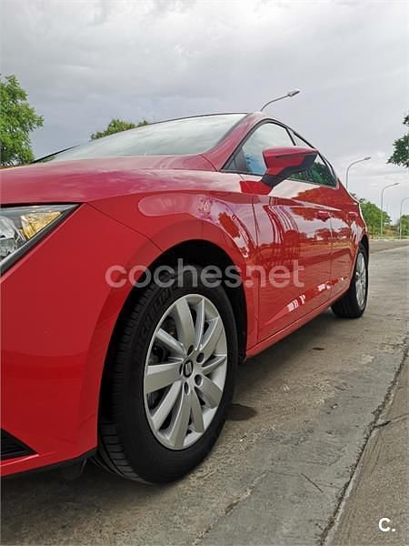Usado Seat Leon CONNECT 110 CV (80 kW) 2016 Rojo Berlina