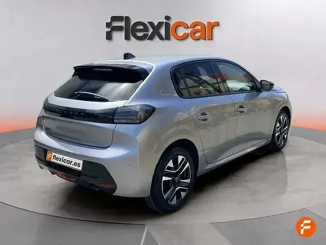 Usado Peugeot 208 Allure 100 CV (73 kW) 2025 Gris Utilitario
