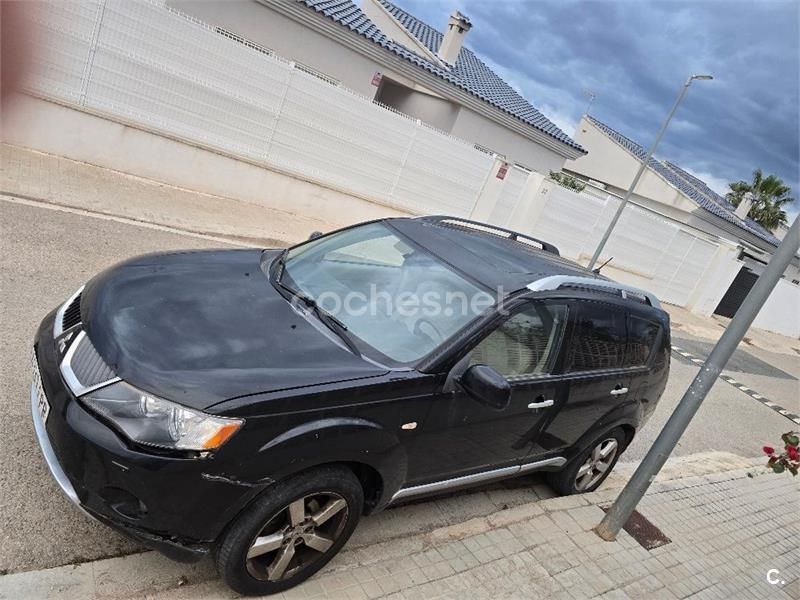 Negro Usado 2007 Mitsubishi Outlander SUV | 2000 € - Imagen 1/3