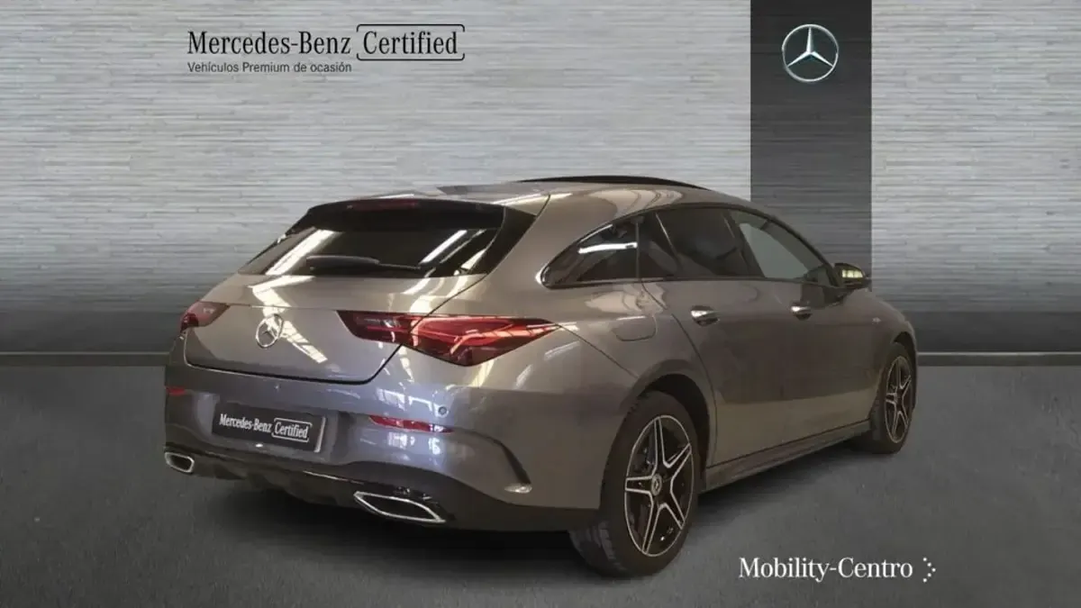 Usado Mercedes CLA250e AMG line 163 CV (119 kW) 2025 Mountaingrau  met. Coupe