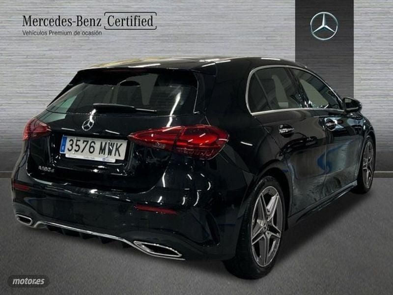 Usado Mercedes A180 AMG line 116 CV (85 kW) 2024 Negro