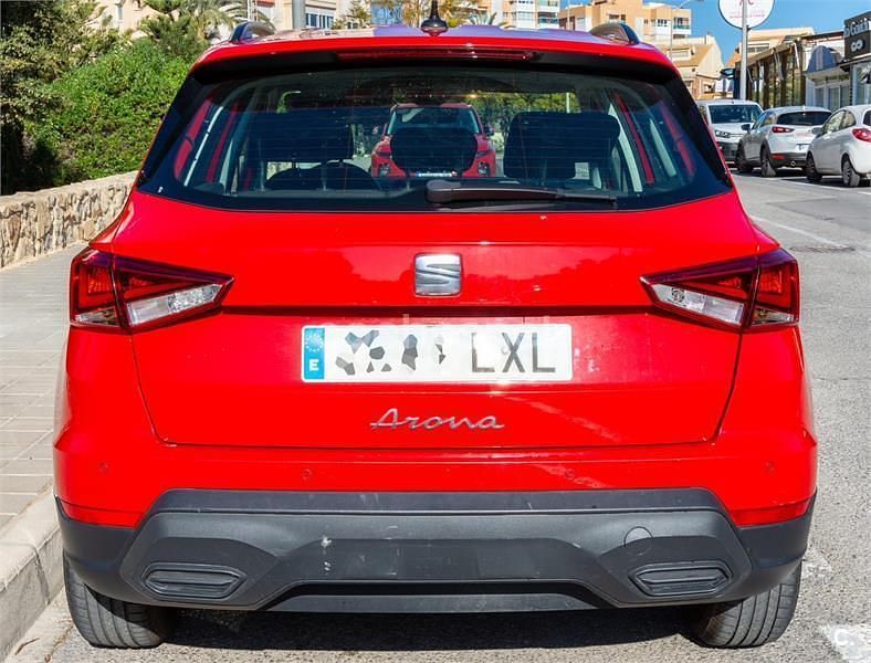 Usado Seat Arona Style 110 CV (80 kW) 2022 Rojo SUV
