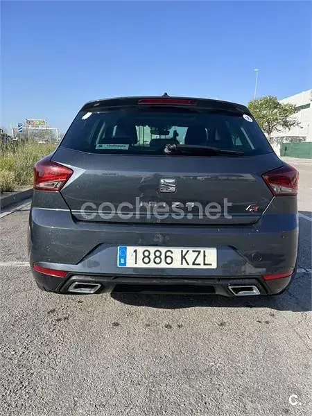 Usado Seat Ibiza FR 115 CV (84 kW) 2019 Gris / plata Utilitario