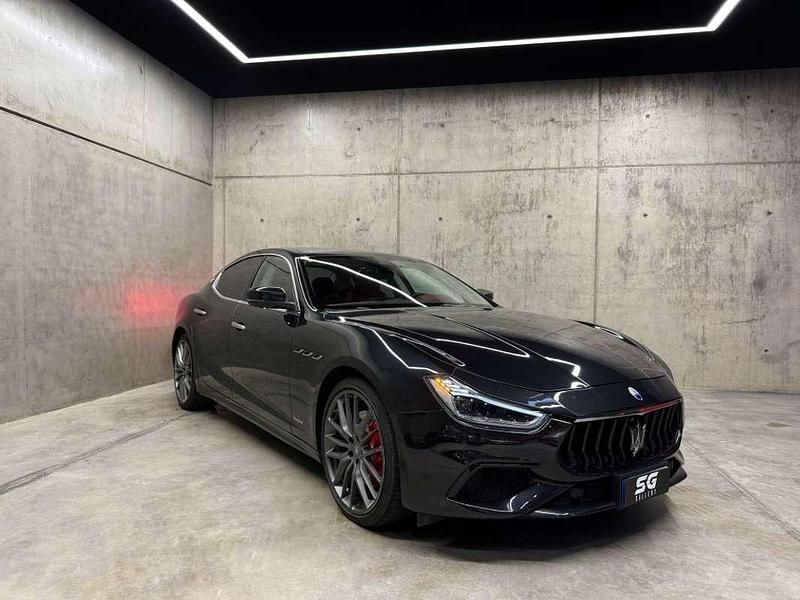 Negro Usado 2018 Maserati GranSport Coupe | 36.500 € - Imagen 1/4