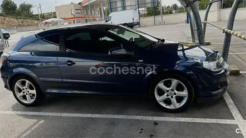 Usado Opel Astra GTC Sport 105 CV (77 kW) 2007 Azul Berlina