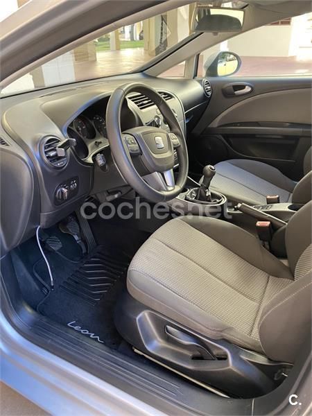 Usado Seat Leon Copa 105 CV (77 kW) 2011 Gris / plata Berlina