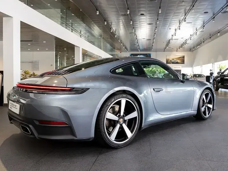 Usado Porsche 911 Carrera 394 CV (289 kW) 2026 Gris / plata Coupe