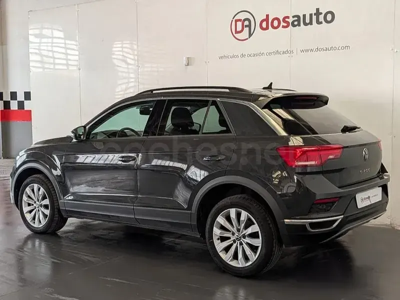 Usado VW T-Roc Advance 150 CV (110 kW) 2021 Gris / plata SUV