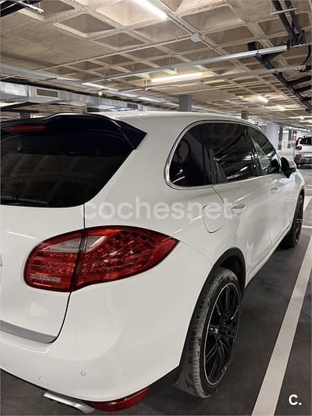 Käytetty Porsche Cayenne 245 HP (180 kW) 2014 Valkoinen Katumaasturi