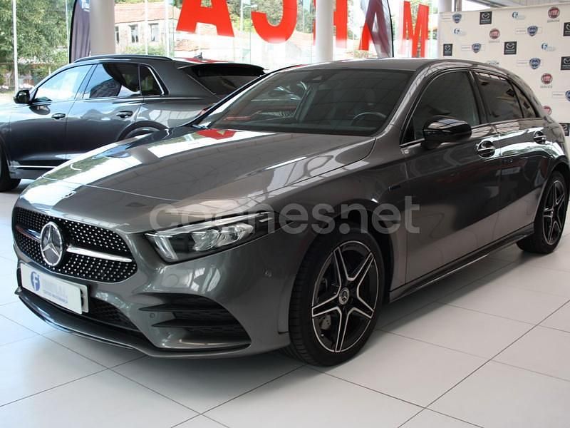 Gris / plata Usado 2021 Mercedes A250 Berlina | 29.900 € (Precio justo) - Imagen 1/4