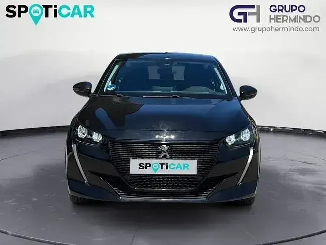 Usado Peugeot e-208 Active 100 kW (136 CV) 2023 Negro Utilitario
