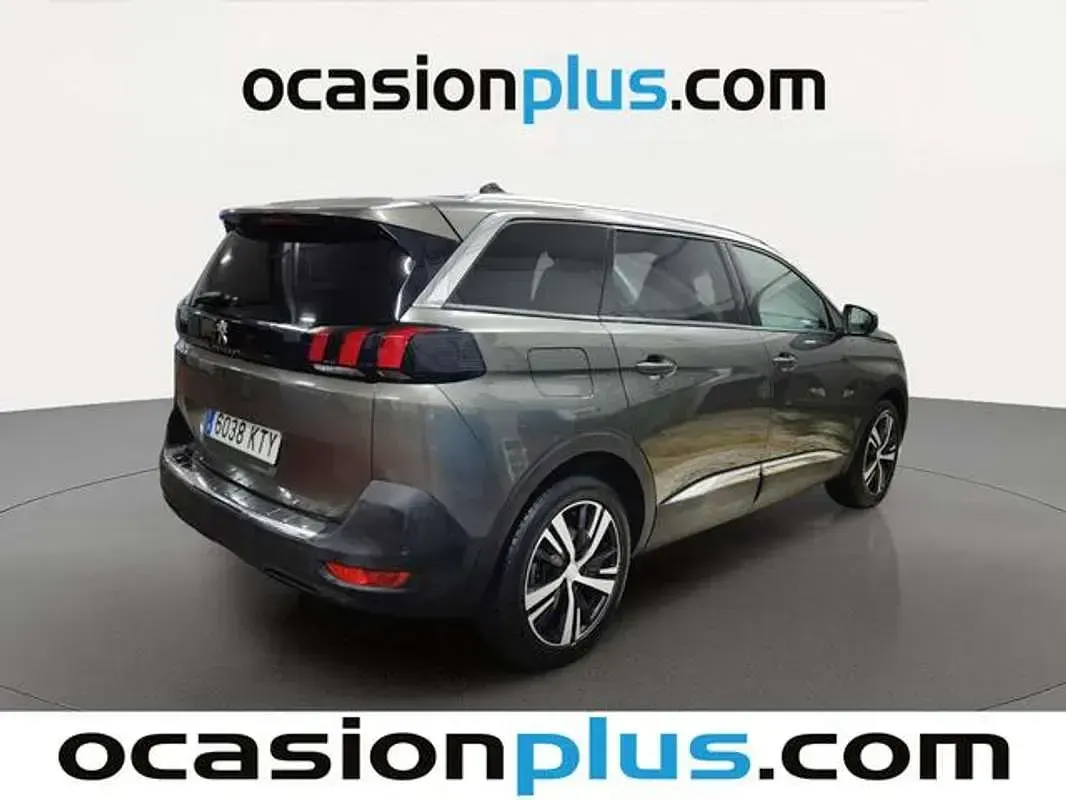 Usado Peugeot 5008 Allure 131 CV (96 kW) 2019 Gris SUV
