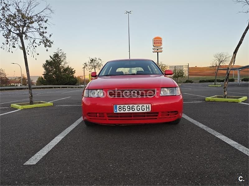 Usado Audi A3 Ambition 110 CV (80 kW) 2001 Rojo Berlina
