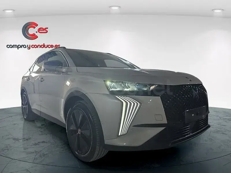 Usado DS Automobiles DS7 Crossback Performance 225 CV (165 kW) 2024 Gris / plata SUV
