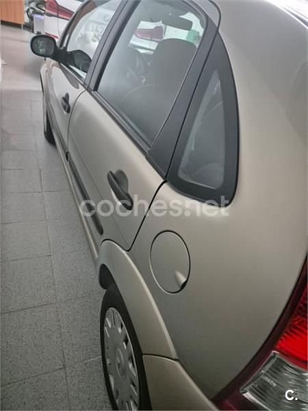 Usado Citroën C3 70 CV (51 kW) 2006 Beige Berlina