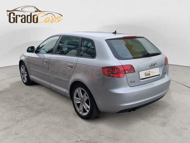 Usado Audi A3 Ambition 140 CV (102 kW) 2009 Gris / plata Utilitario