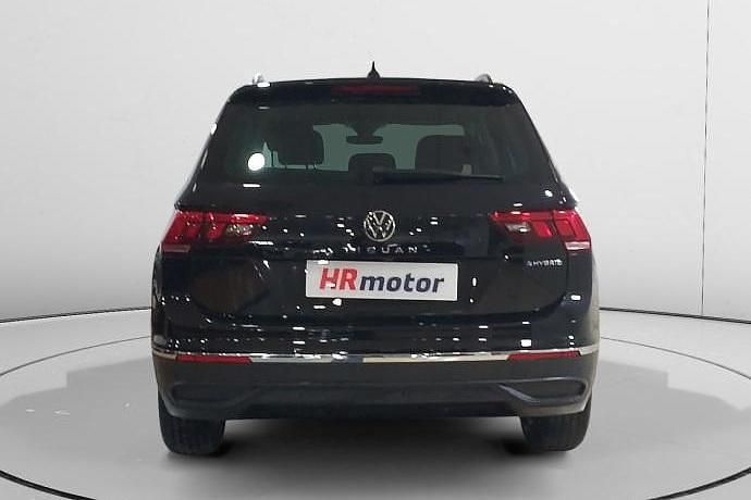 Usado VW Tiguan Life 245 CV (180 kW) 2021 Negro SUV