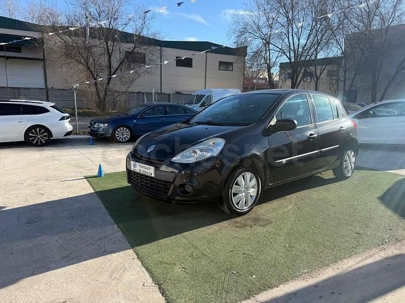 Usado Renault Clio II Authentique 75 CV (55 kW) 2010 Negro Berlina