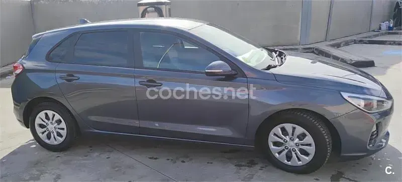 Usado Hyundai i30 95 CV (69 kW) 2017 Azul Berlina