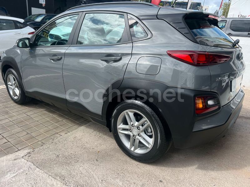 Usado Hyundai Kona 120 CV (88 kW) 2020 Gris / plata SUV