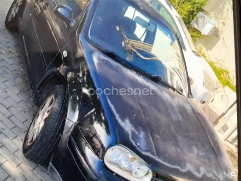 Usado VW Golf IV 110 CV (80 kW) 2002 Negro Berlina