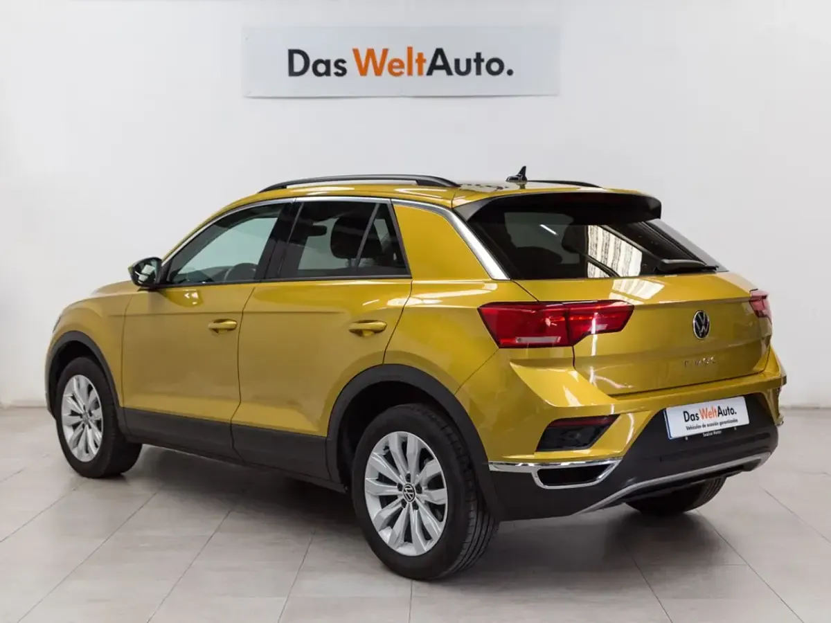 Usado VW T-Roc Advance 150 CV (110 kW) 2021 Amarillo SUV