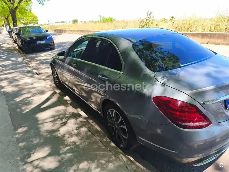 Usado Mercedes C220 Avantgarde 170 CV (125 kW) 2014 Gris / plata Berlina