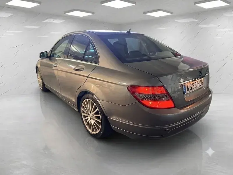 Usado Mercedes C220 Avantgarde 170 CV (125 kW) 2008 Gris / plata Familiar